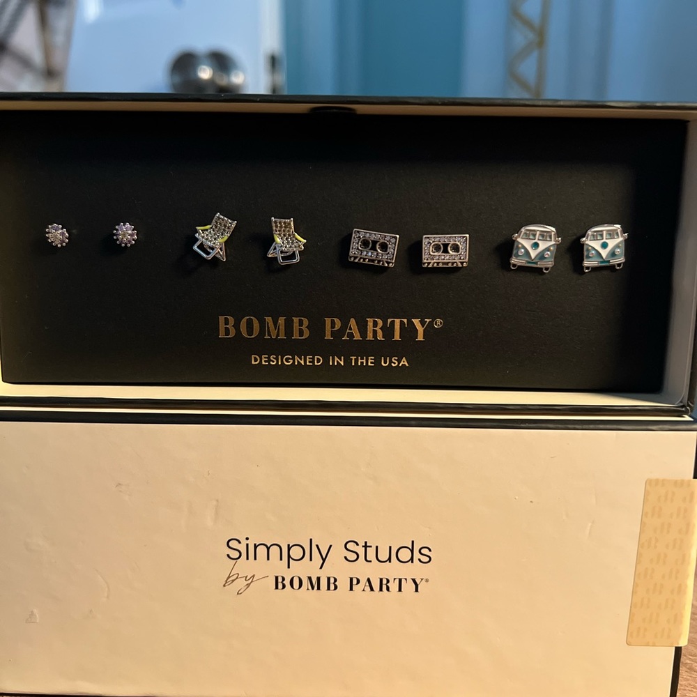 Bomb Party Simply Studs 2023